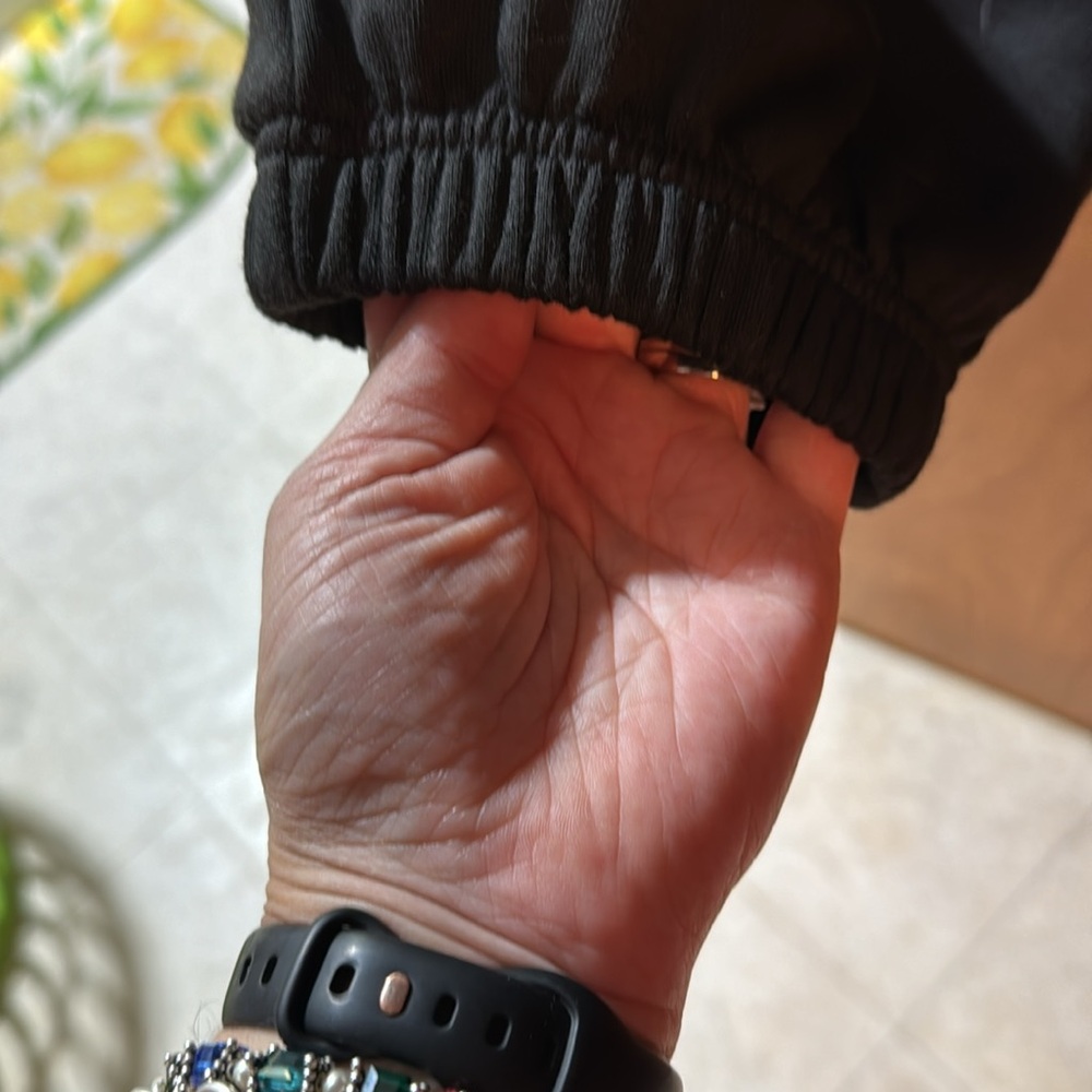 Jogging Suit - Picture 6 of 9
